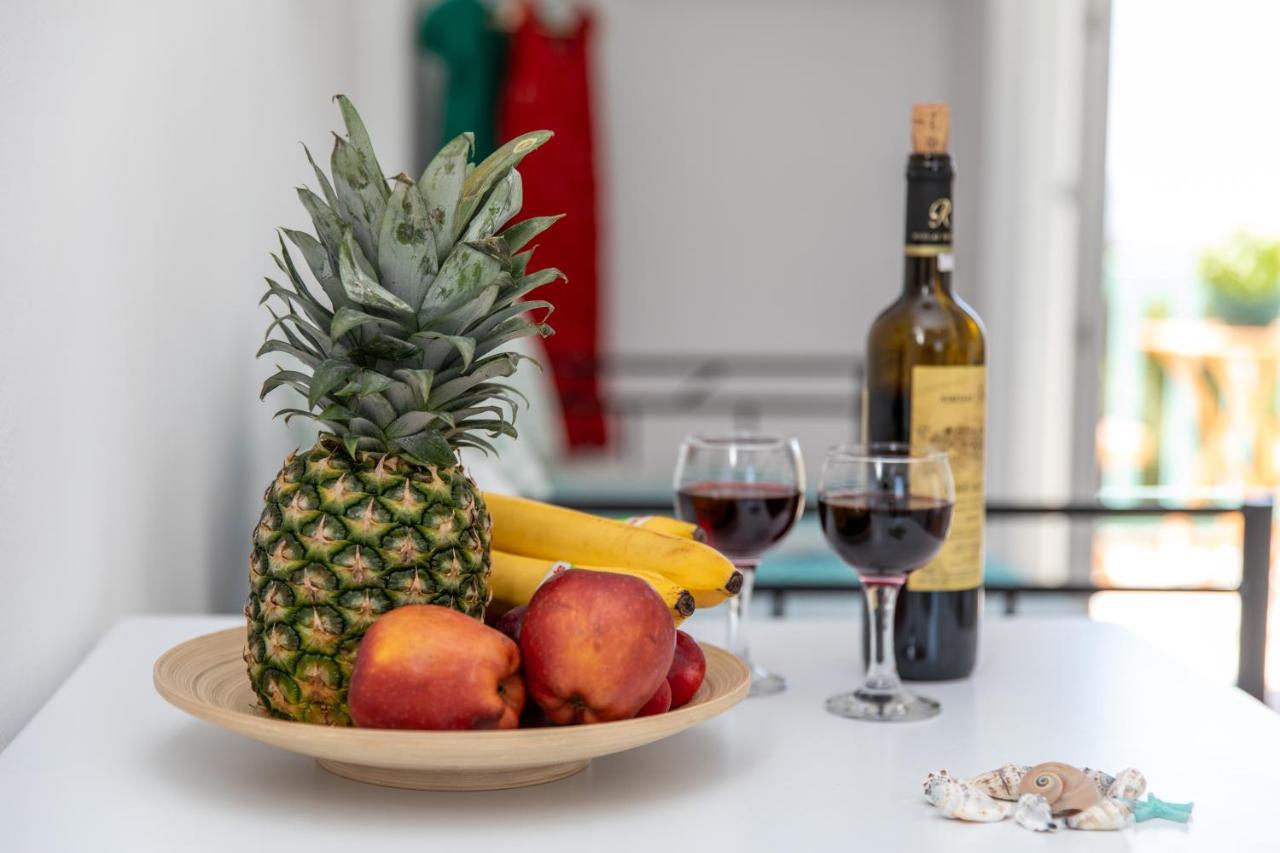 Kalais Sea Vibes, Beachfront Suites - A 10 Minute Drive Away From Naxos Town - Next To The Bus Stop Pláka Exteriör bild