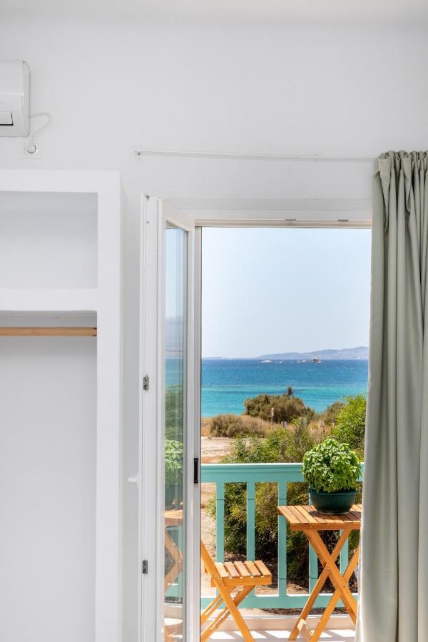 Kalais Sea Vibes, Beachfront Suites - A 10 Minute Drive Away From Naxos Town - Next To The Bus Stop Pláka Exteriör bild