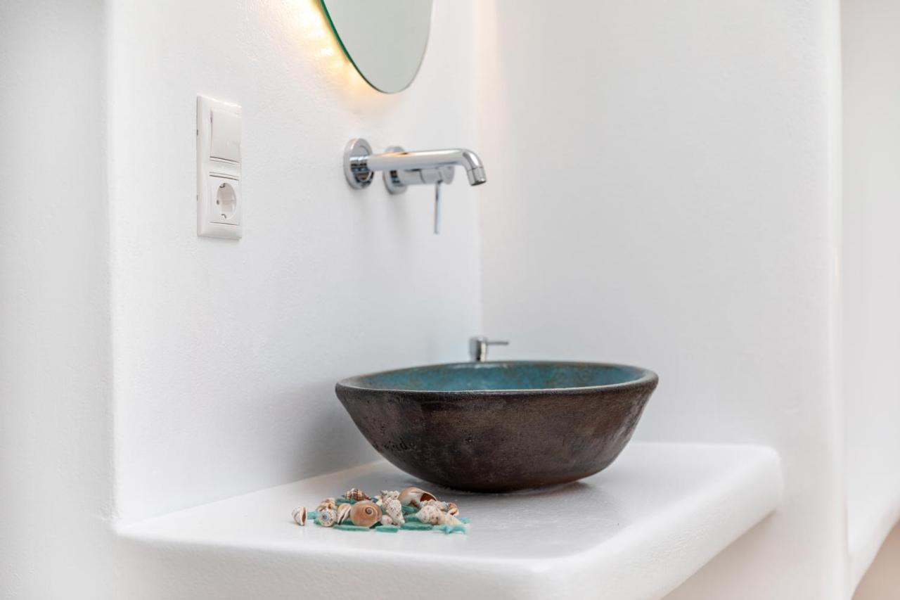 Kalais Sea Vibes, Beachfront Suites - A 10 Minute Drive Away From Naxos Town - Next To The Bus Stop Pláka Exteriör bild